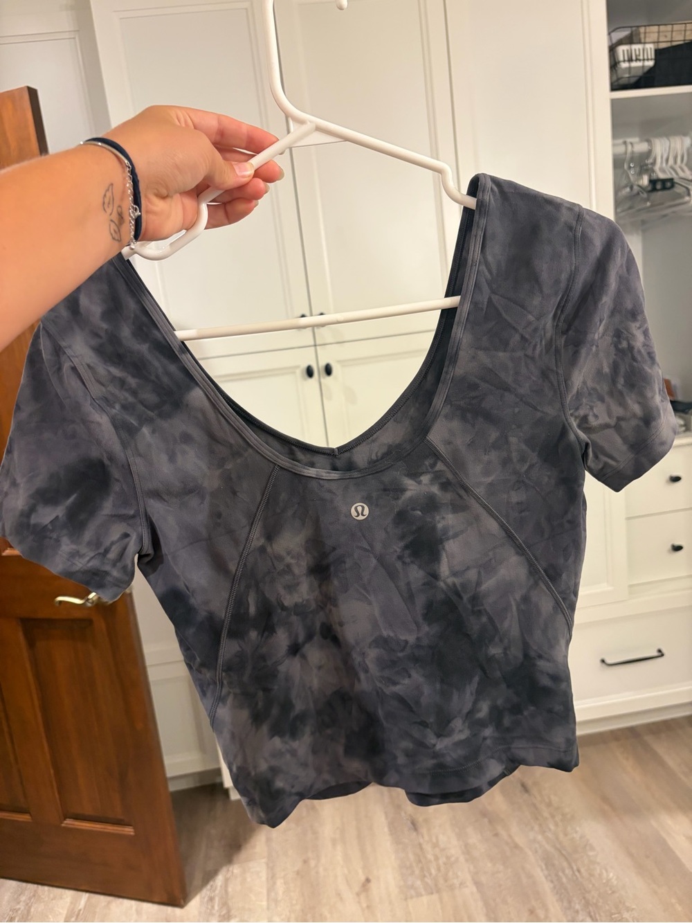 lululemon athletica Black and Gray Tie-Dye Cropped Scoop Neck Top